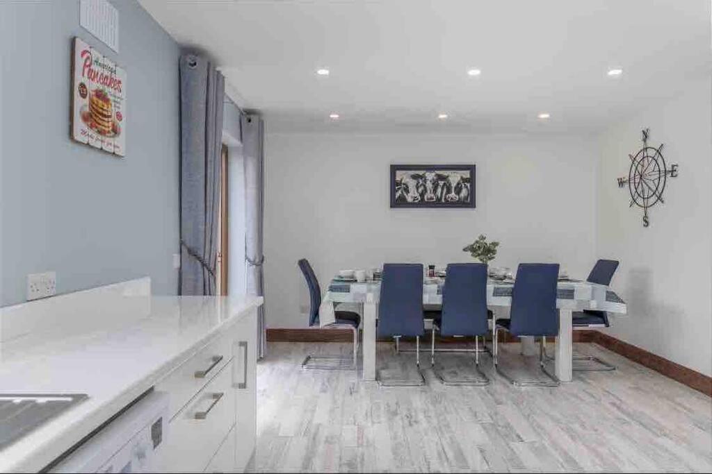 Wonderful Coastal Home In Dingle Town Luaran gambar
